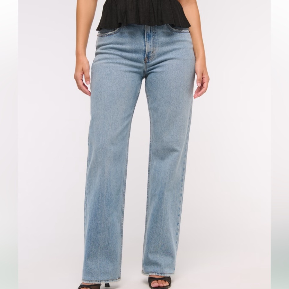 A&F Curvy Love 90s Relaxed Jeans